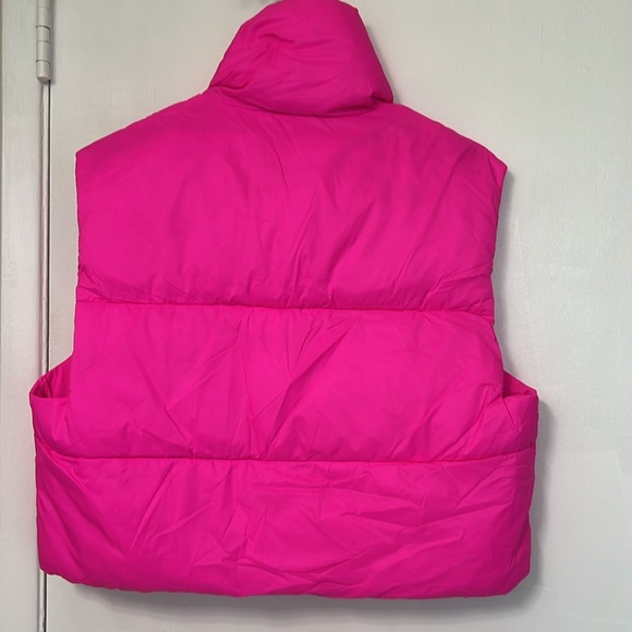 Puffy Cropped Vest - Picture 2 of 2